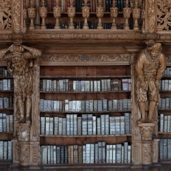 Bücherschrank