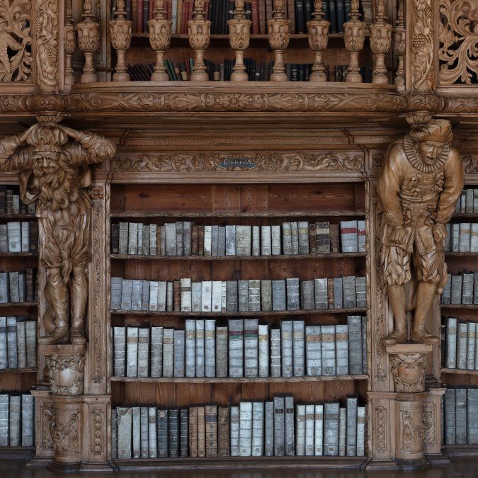 Bücherschrank